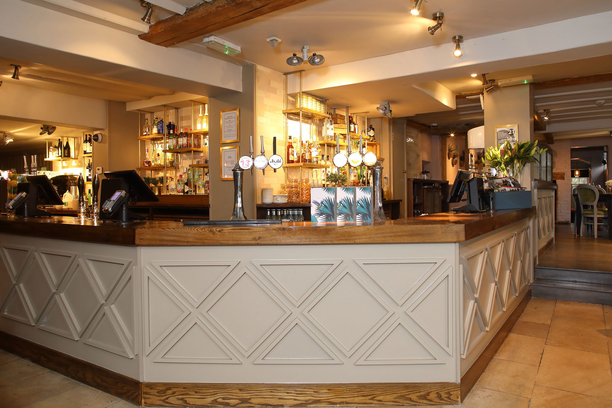 Gallery • See Photos of The White Horse, Radlett